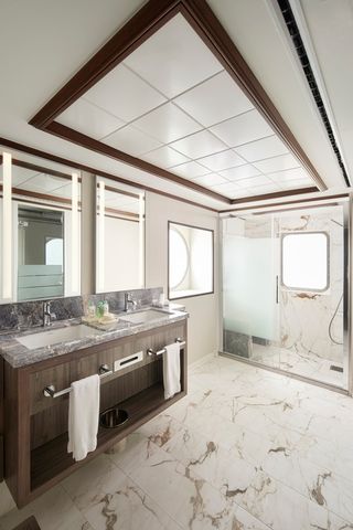 Florida Kreuzfahrt Ncl Pearl Haven H3 Deluxe Owner's Suite With Balcony Master Bathroom